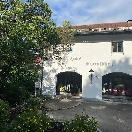 Mit Bademantelgang Zur Wohlfuehltherme * Bad Griesbach im Rottal